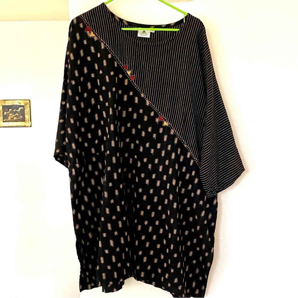 💯% Cotton tunic 1W (US 18-20) made in India - black pattern striped